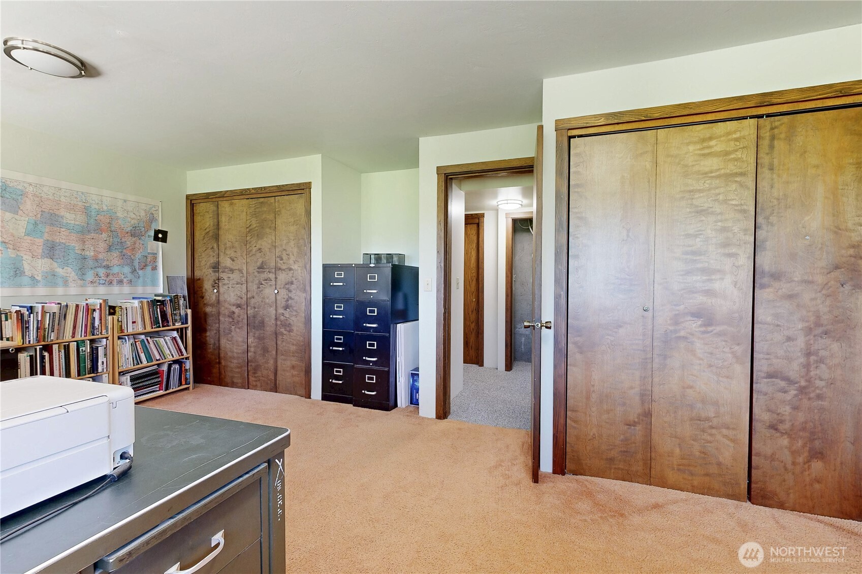 457 Prospect Avenue Walla Walla, WA 99362 - Photo 32 of 40 a very nice looking room with a large window