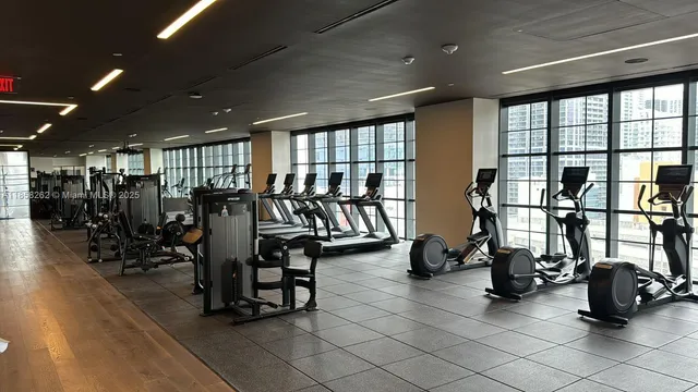 $2,800 | 159 Northeast 6th Street, Unit 2512, Miami, FL 33132