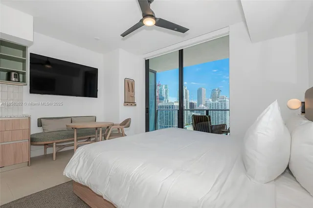 $2,800 | 159 Northeast 6th Street, Unit 2512, Miami, FL 33132