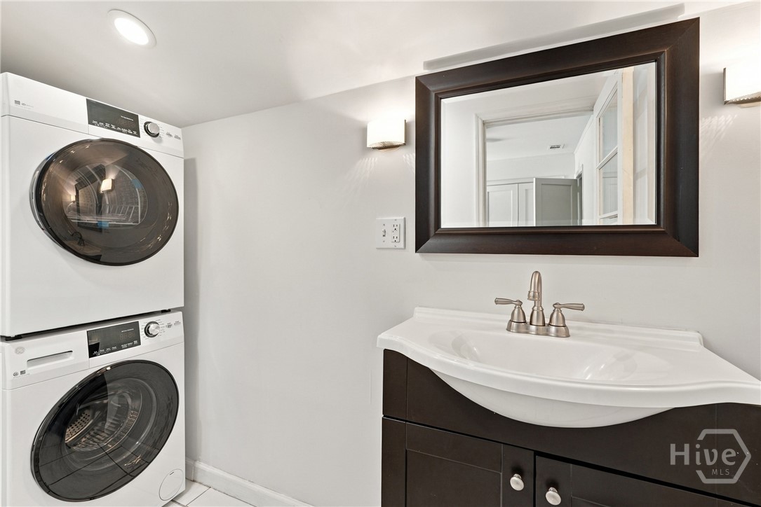 209 Brandywine Road Savannah, GA 31405 - Photo 26 of 45 PRIMARY BATH VANITY BRAND NEW W/D