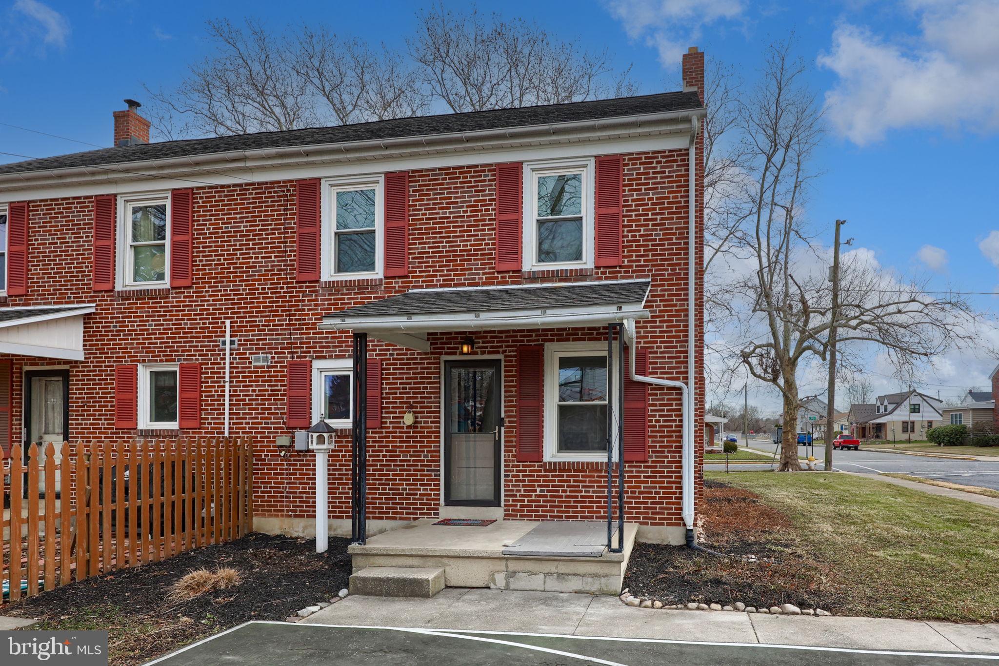 306 North 5th Street Denver, PA 17517 - Photo 4 of 33