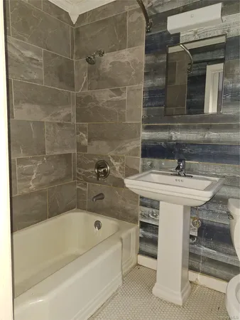 $1,650 | 343 Washington Avenue, Unit 1, Kingston, NY 12401