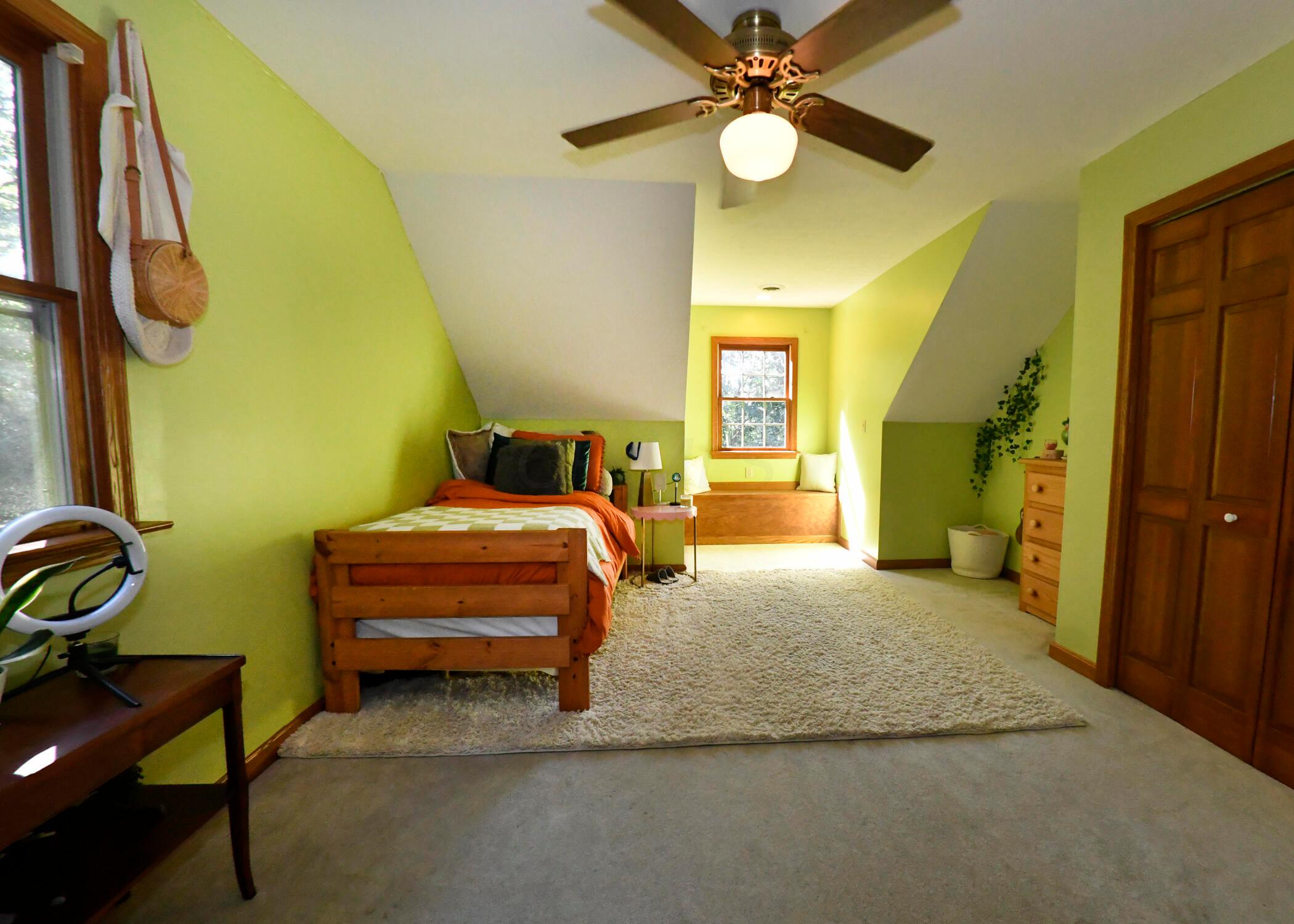 266 Ross Road Southeast Lancaster, OH 43130 - Photo 40 of 56 Bedroom 2