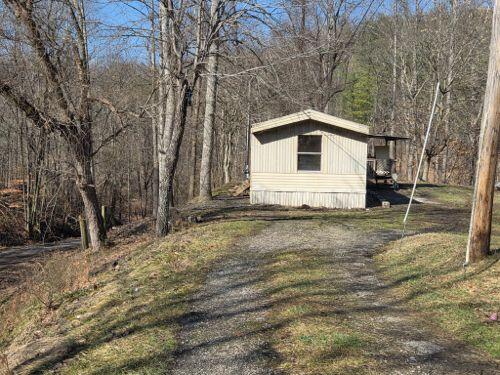 700 Coates Branch Road Hazard, KY 41701 - Photo 1 of 12 11