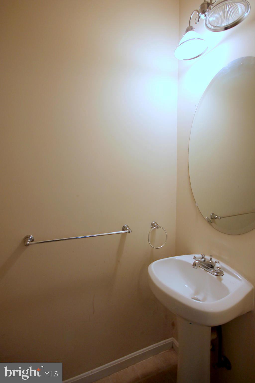 8102 Mississippi Road Laurel, MD 20724 - Photo 17 of 29 Bath