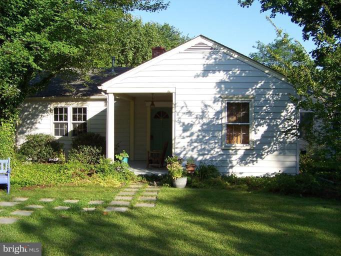 7114 Coventry Road Alexandria, VA 22306 - Photo 2 of 28 Exterior #2