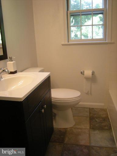 7114 Coventry Road Alexandria, VA 22306 - Photo 15 of 28 Bath #2