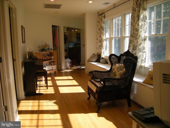 7114 Coventry Road Alexandria, VA 22306 - Photo 17 of 28 Sunroom