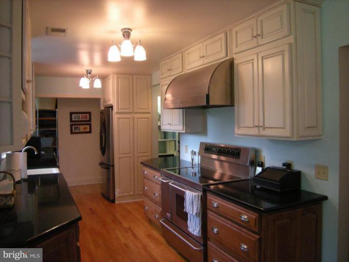 7114 Coventry Road Alexandria, VA 22306 - Photo 4 of 28 Kitchen #2