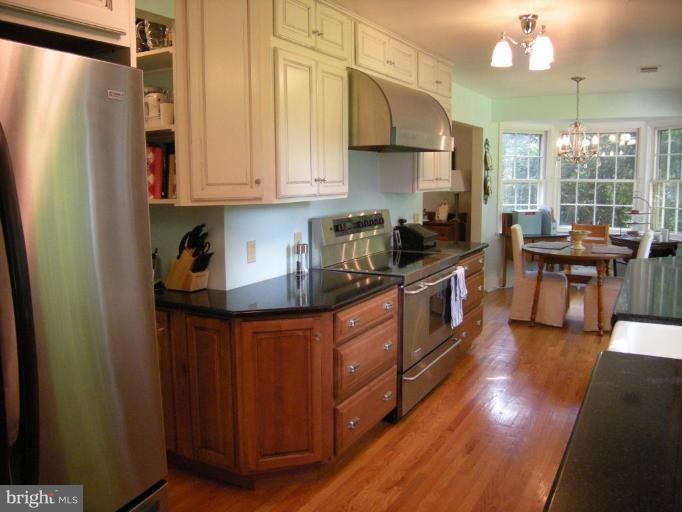 7114 Coventry Road Alexandria, VA 22306 - Photo 5 of 28 Kitchen #3