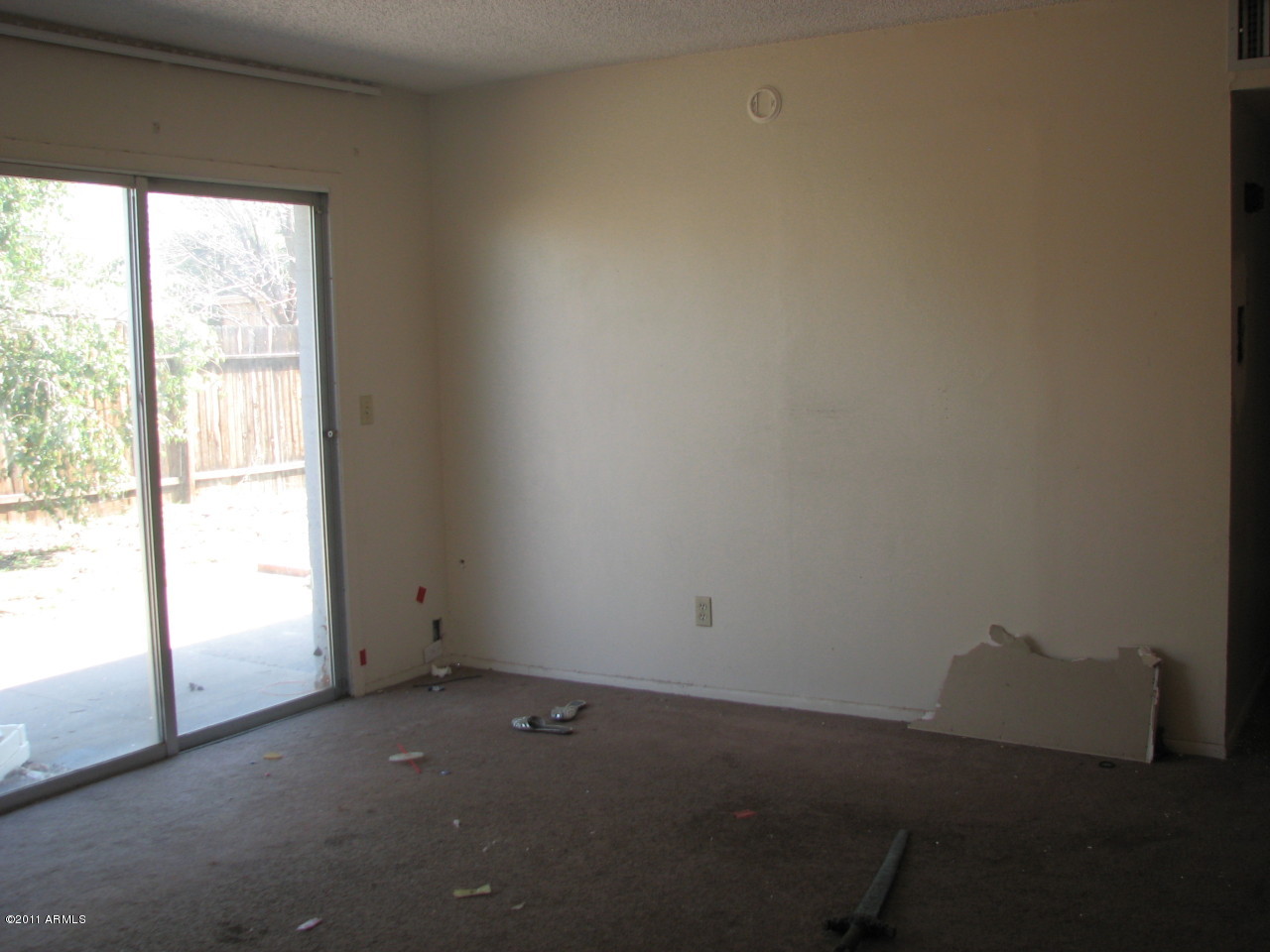 3309 West Cactus Road Phoenix, AZ 85029 - Photo 3 of 3 Licing Room