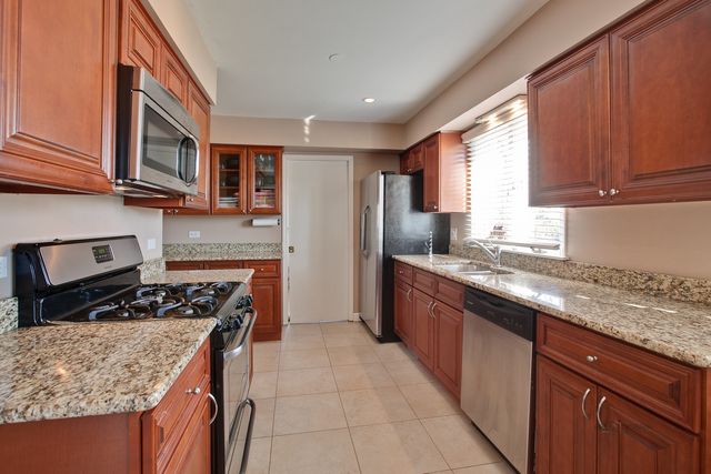 $531,000 | 18 Reliance Lane, Lincolnshire, IL 60069