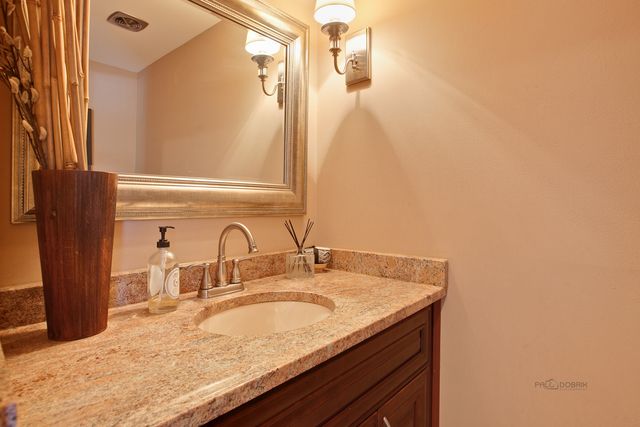 $531,000 | 18 Reliance Lane, Lincolnshire, IL 60069