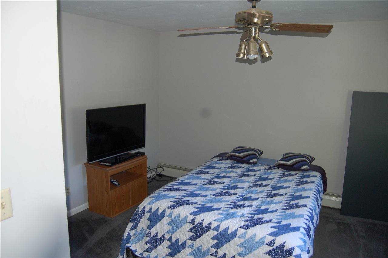 28 Nightingale Road Nashua, NH 03062 - Photo 14 of 18