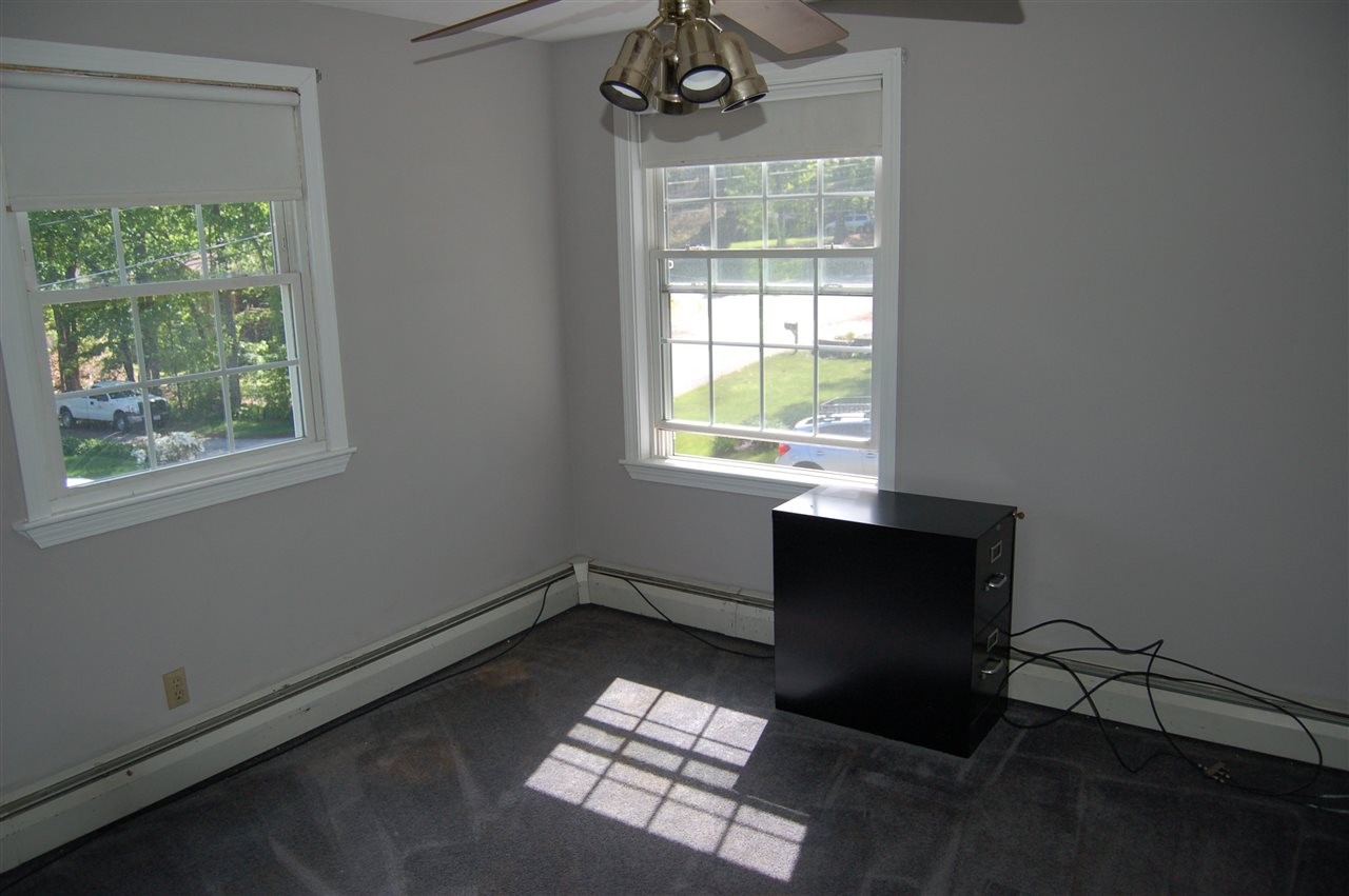 28 Nightingale Road Nashua, NH 03062 - Photo 16 of 18