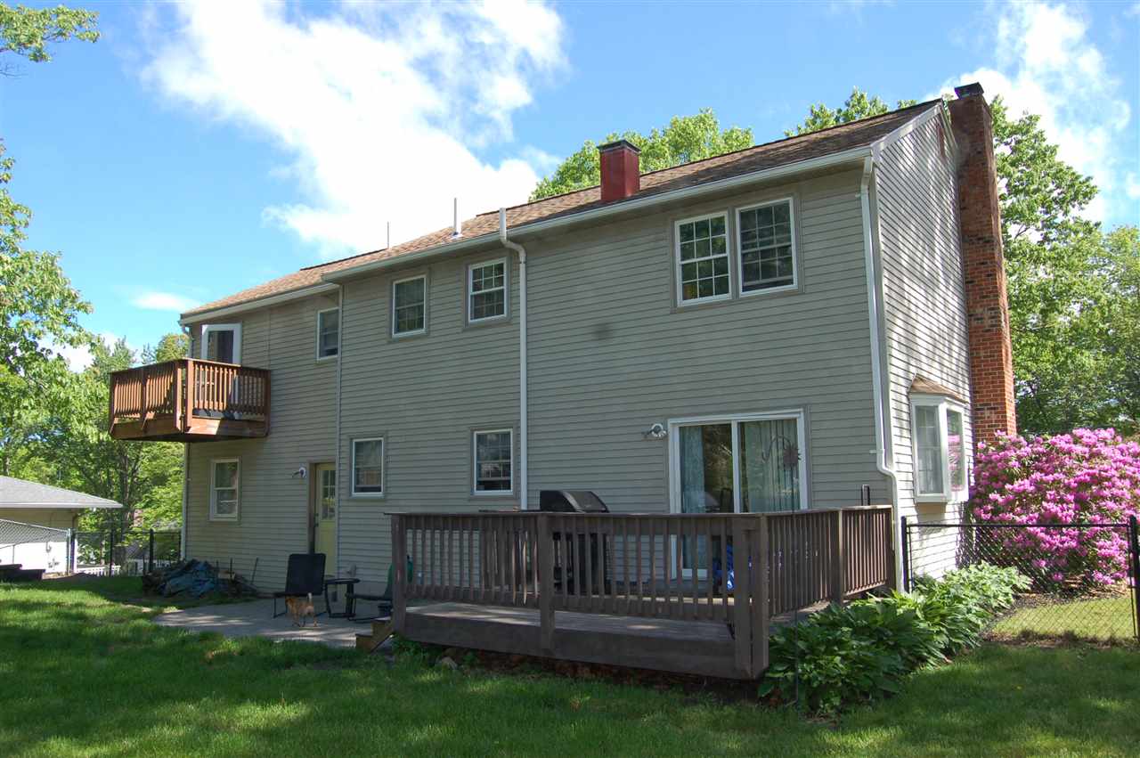 28 Nightingale Road Nashua, NH 03062 - Photo 3 of 18