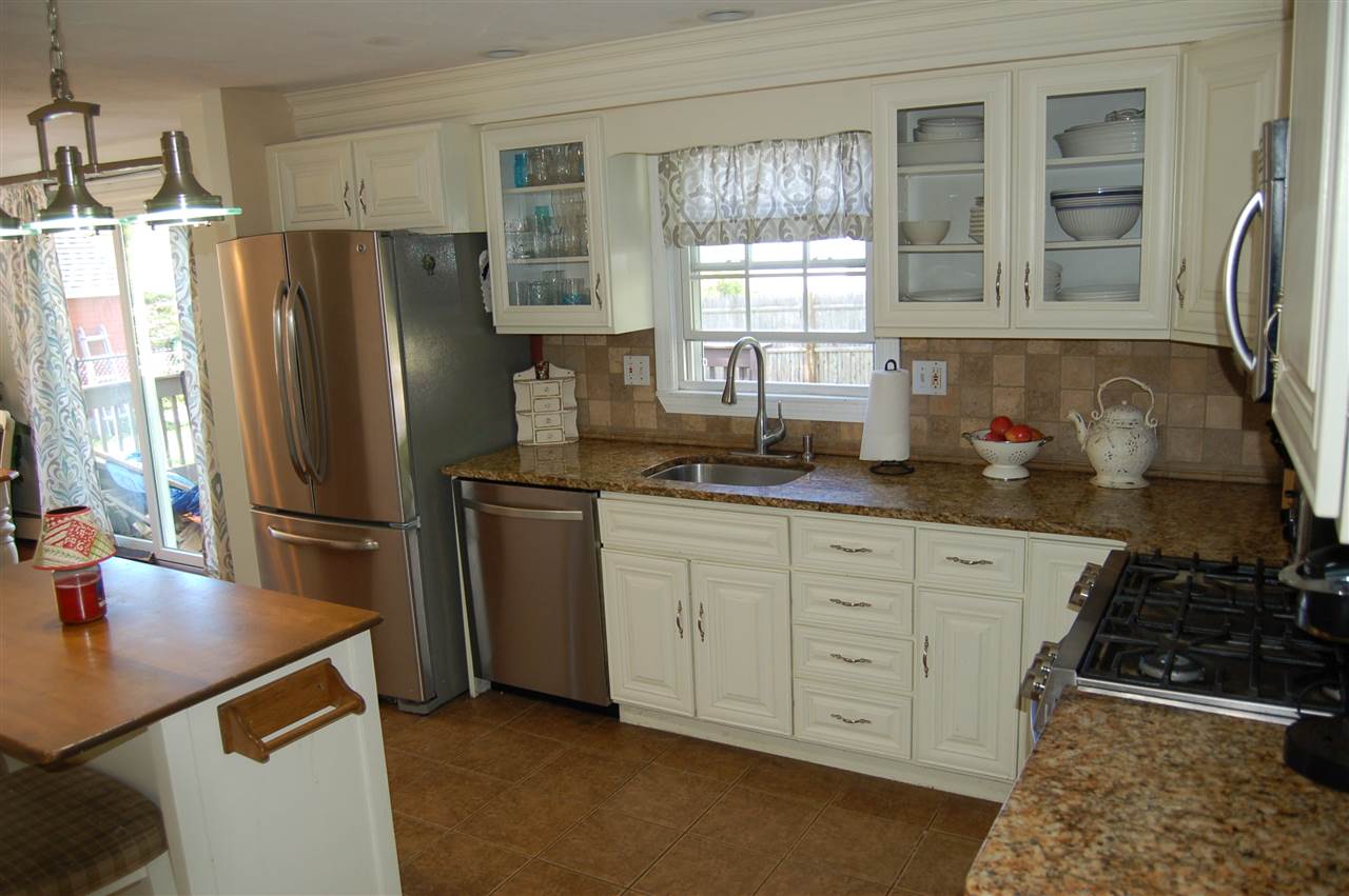 28 Nightingale Road Nashua, NH 03062 - Photo 4 of 18