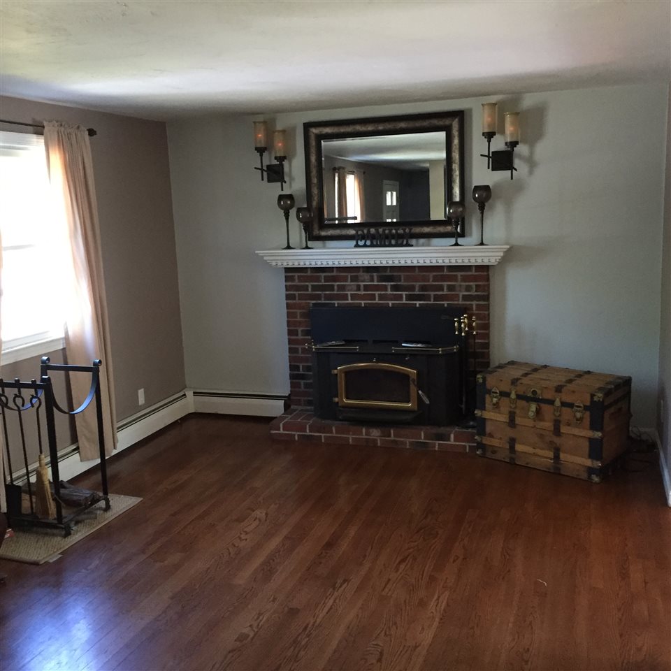 28 Nightingale Road Nashua, NH 03062 - Photo 8 of 18