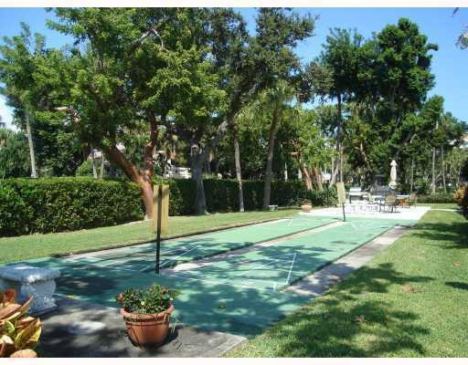 950 Ponce De Leon Road, Unit 2030 Boca Raton, FL 33432 - Photo 15 of 15 Yard/Garden