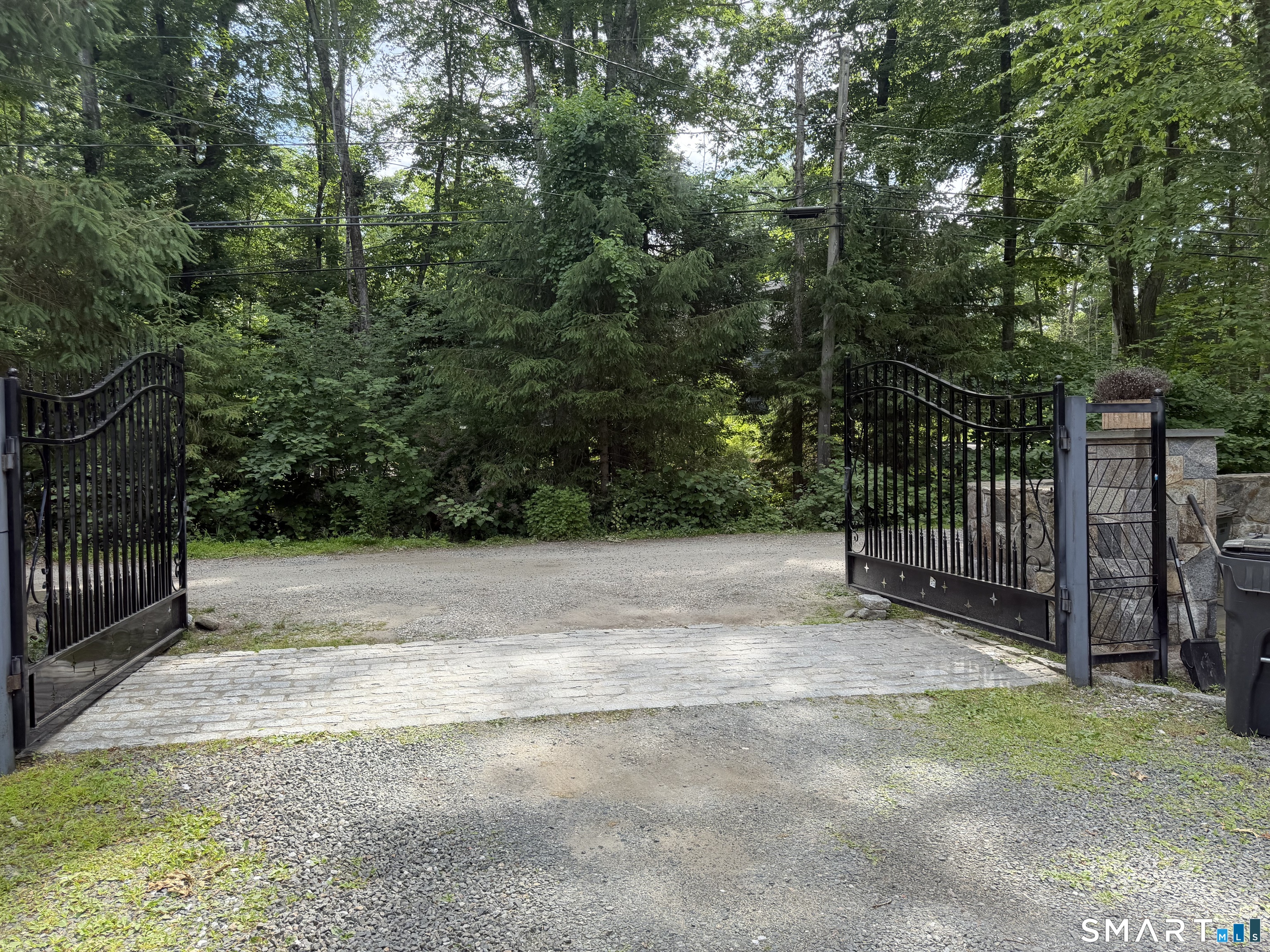 24 North Calvin Road Weston, CT 06883 - Photo 5 of 25