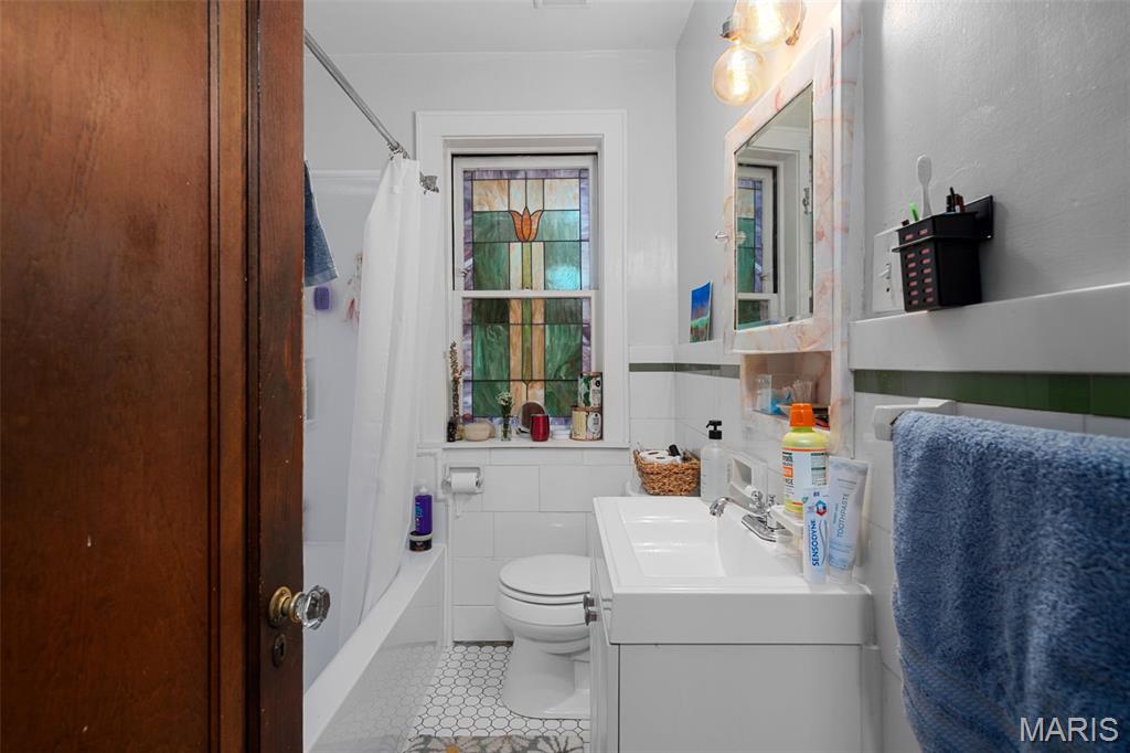 5052 Tholozan Avenue St. Louis, MO 63109 - Photo 12 of 33