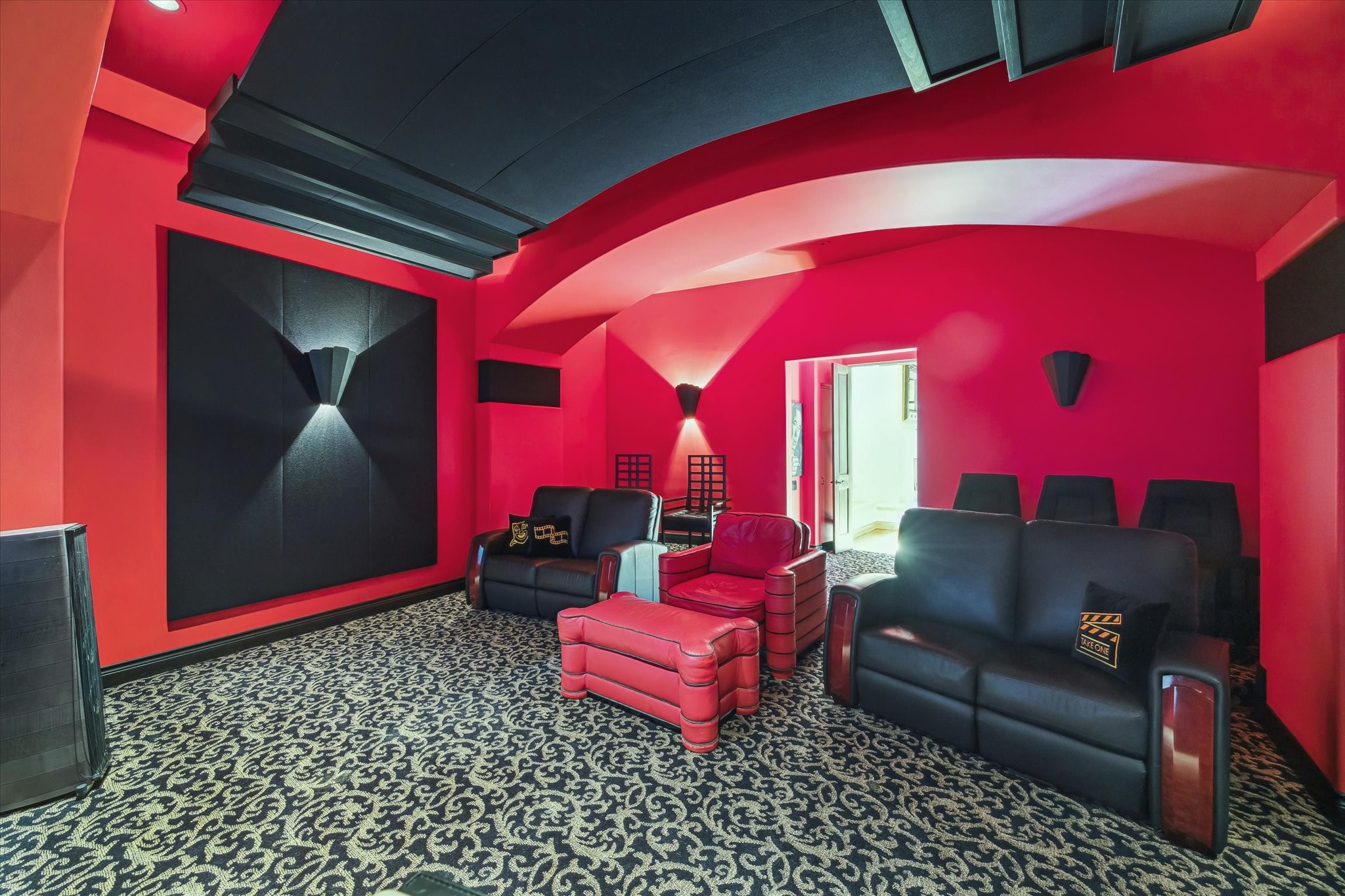 4320 Dickson Street Houston, TX 77007 - Photo 39 of 47 a living room with furniture and a red lamp