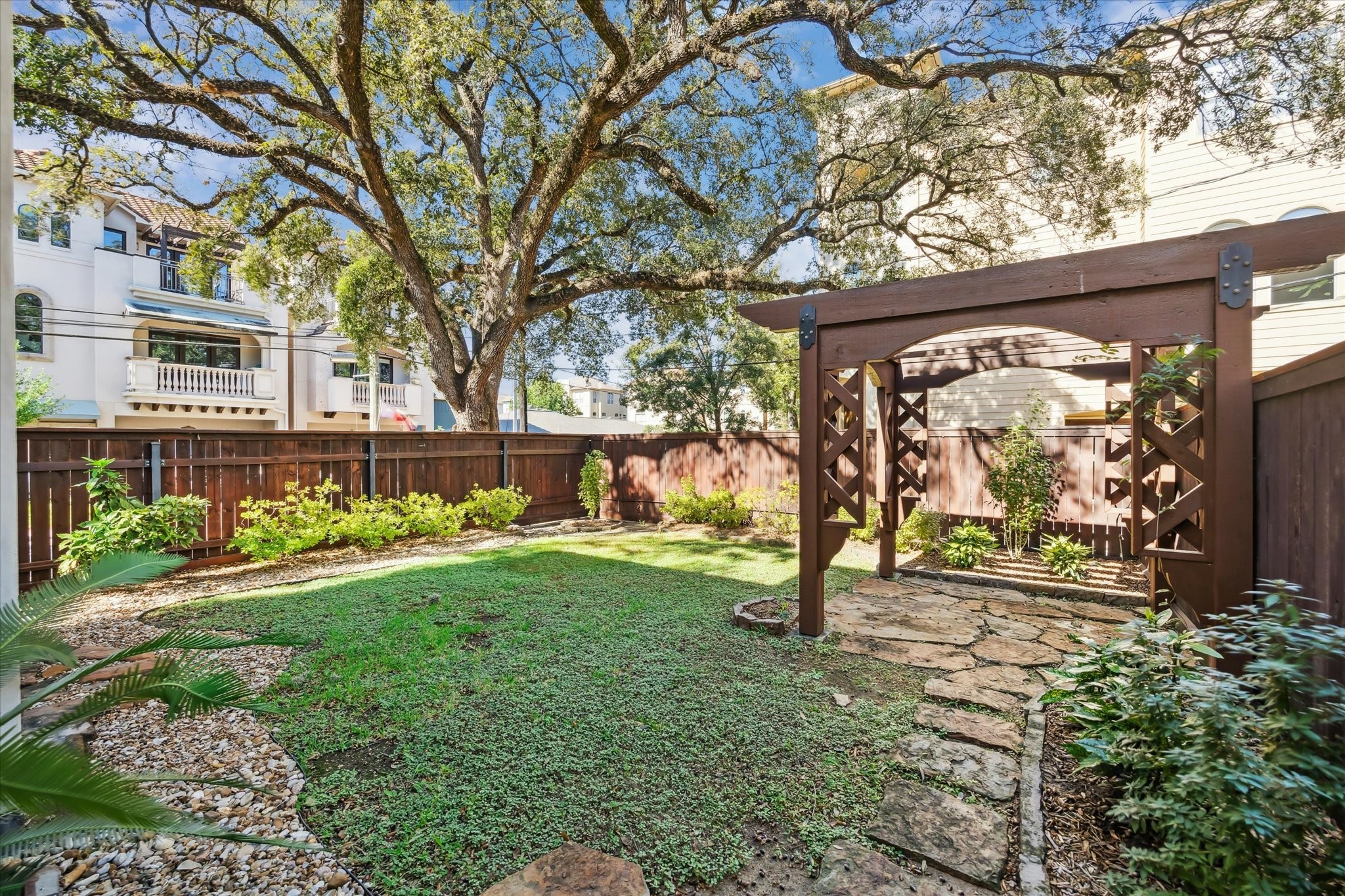 4320 Dickson Street Houston, TX 77007 - Photo 47 of 47 Room for pups or a pool.