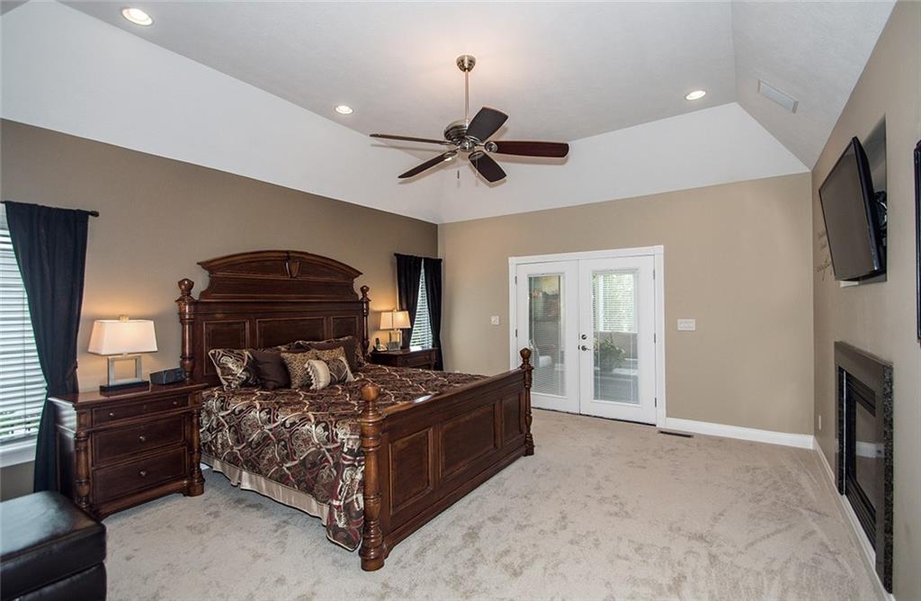 13174 Carmichael Lane Carmel, IN 46074 - Photo 14 of 45