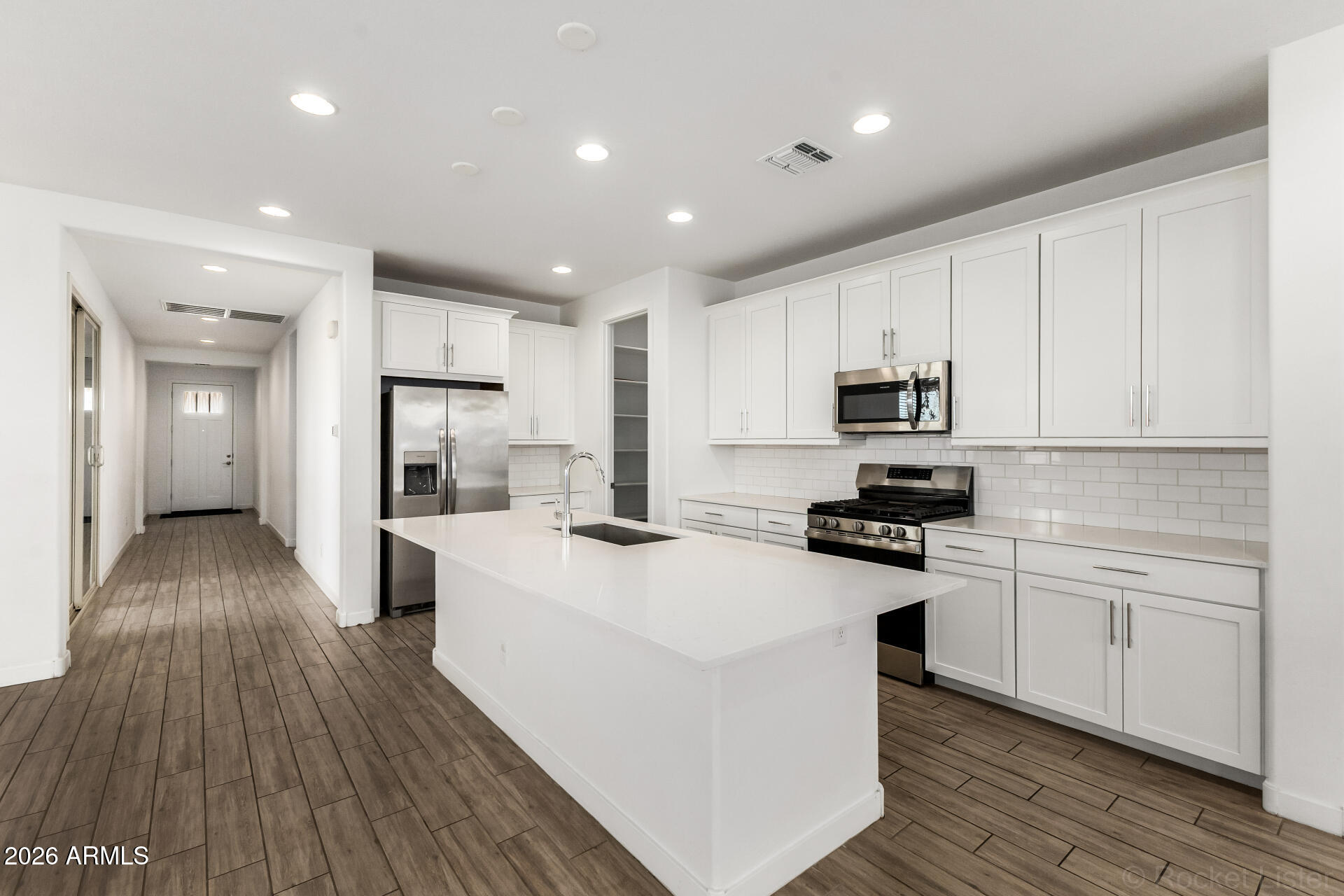 2209 East Meadowview Court Gilbert, AZ 85298 - Photo 13 of 48 13 Meadowview
