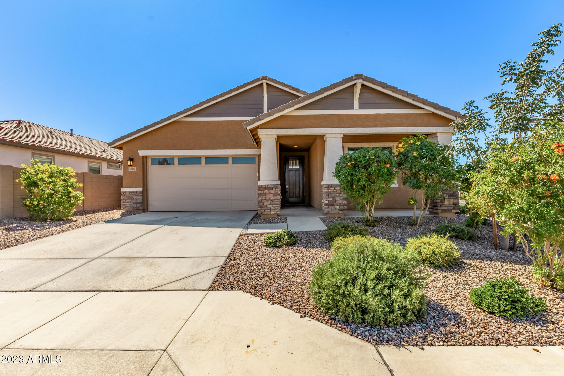 2209 East Meadowview Court Gilbert, AZ 85298 - Photo 2 of 48 02 Meadowview