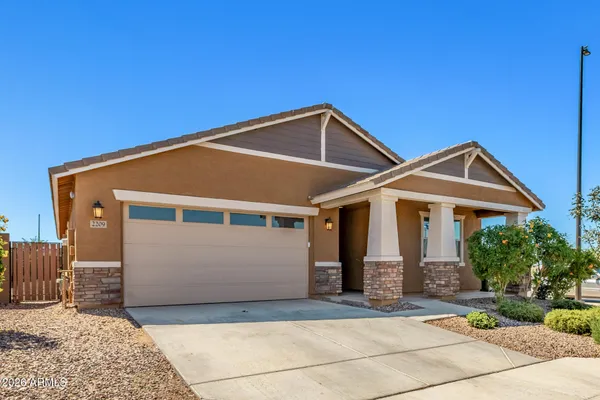 $670,000 | 2209 East Meadowview Court, Gilbert, AZ 85298