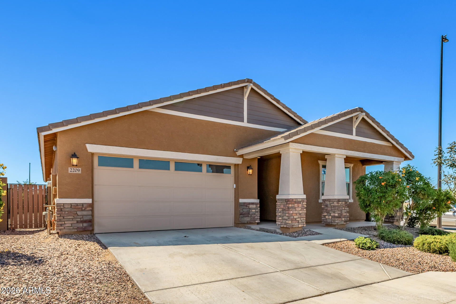 2209 East Meadowview Court Gilbert, AZ 85298 - Photo 3 of 48 03 Meadowview