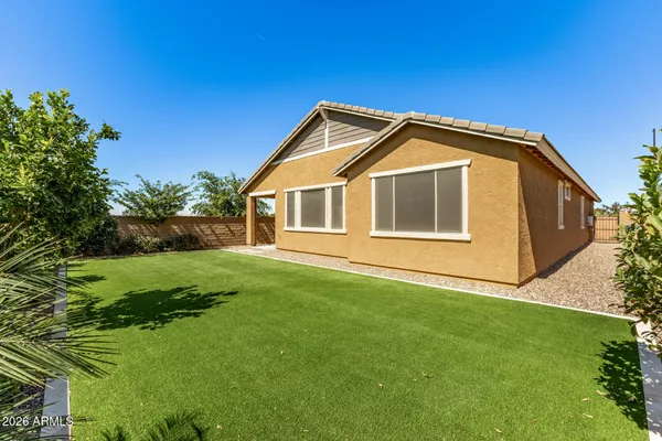 $670,000 | 2209 East Meadowview Court, Gilbert, AZ 85298