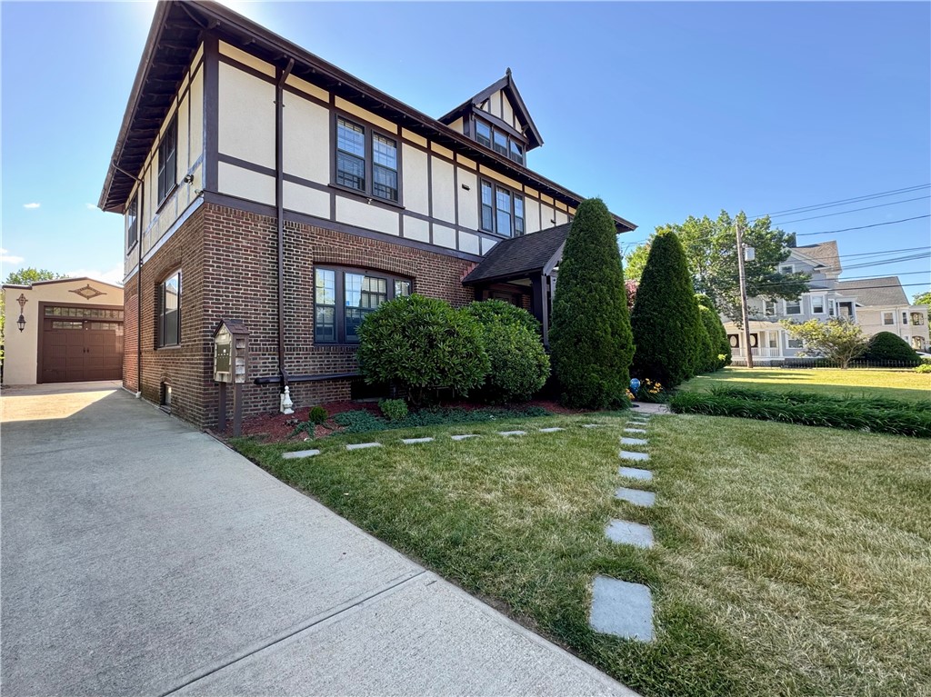 24 Walnut Street Pawtucket, RI 02860 - Photo 2 of 50