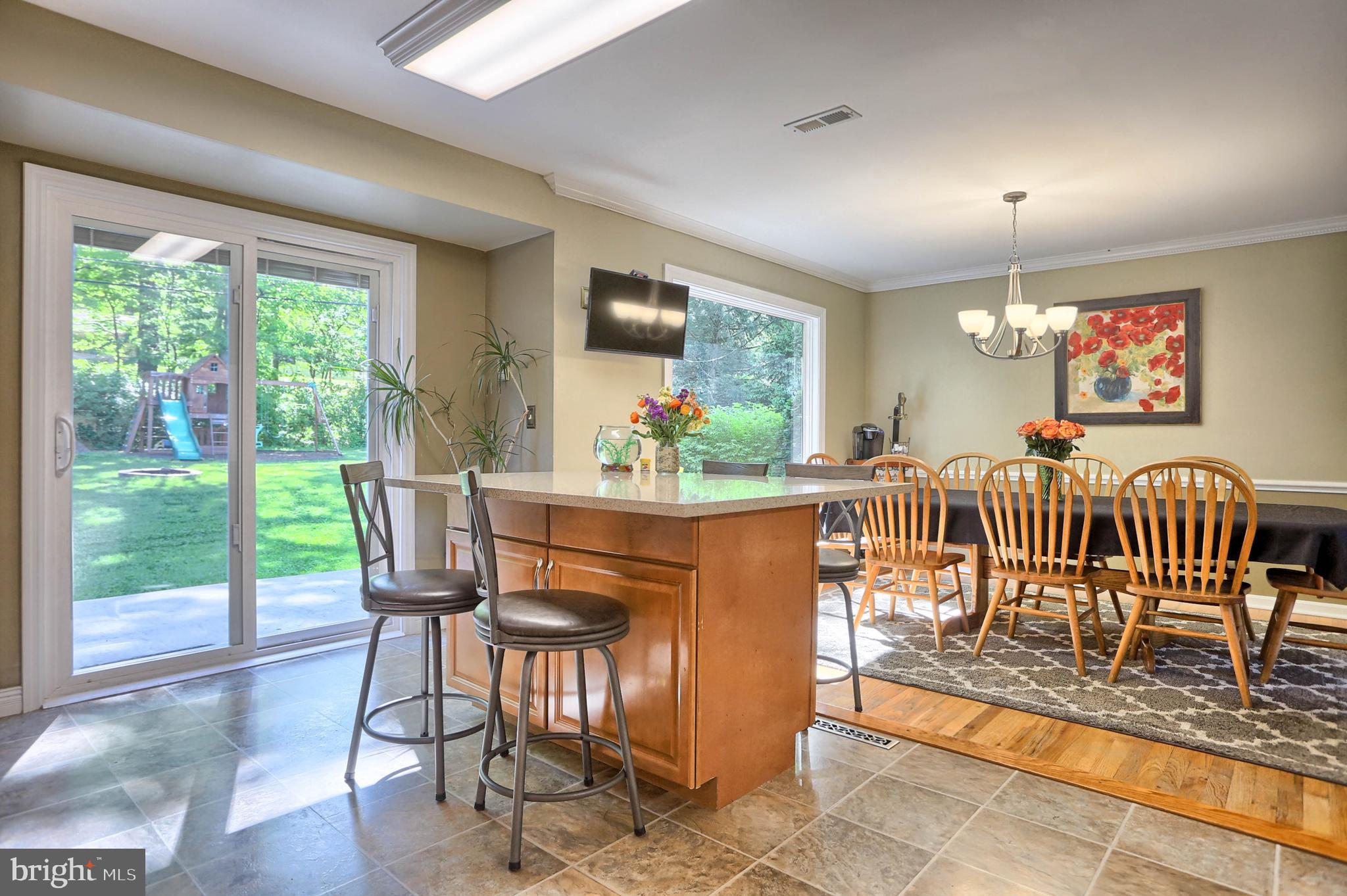 325 Hickory Road Carlisle, PA 17015 - Photo 8 of 42 Gallery Image 8