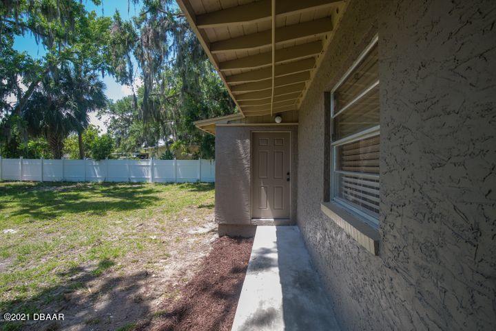 1089 Hampton Road Daytona Beach, FL 32114 - Photo 19 of 23 Huge Backyard, family & pets approved!