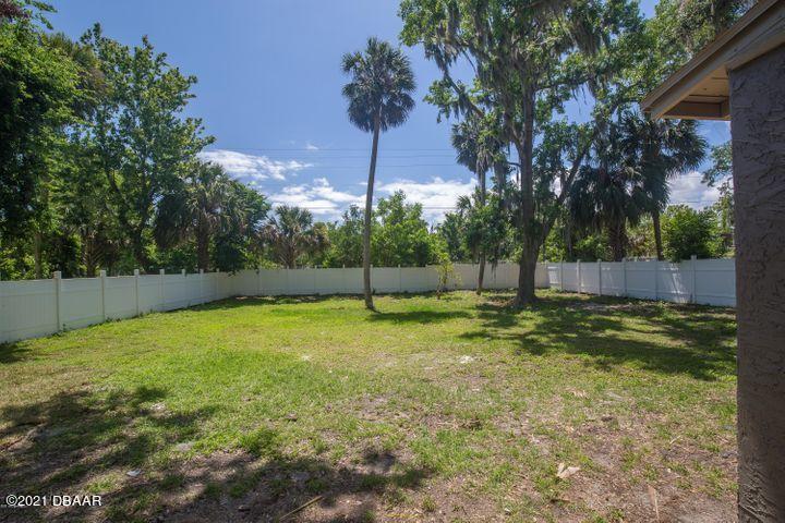 1089 Hampton Road Daytona Beach, FL 32114 - Photo 20 of 23 Huge Backyard, family & pets approved!