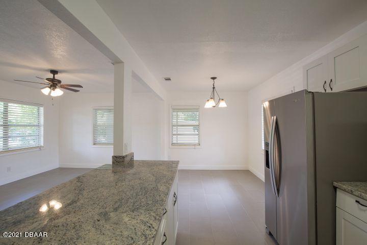 1089 Hampton Road Daytona Beach, FL 32114 - Photo 8 of 23 Very functional Island