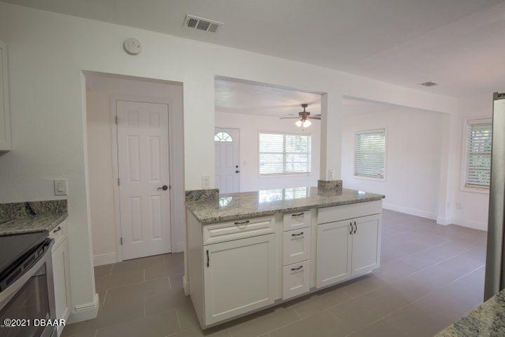1089 Hampton Road Daytona Beach, FL 32114 - Photo 10 of 23 Beautifully Remodeled!