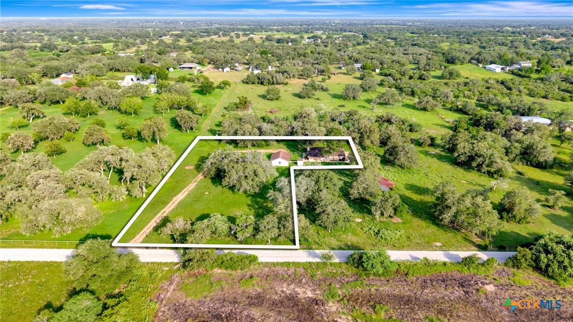 175 Albrecht Road Victoria, TX 77905 - Photo 1 of 47