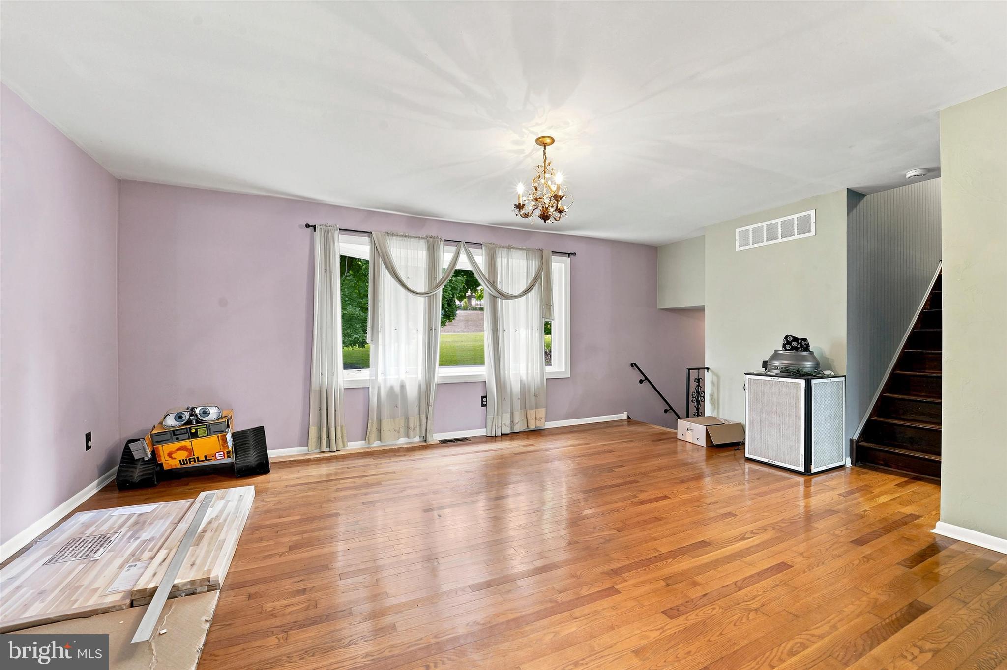190 Twining Ford Road Richboro, PA 18954 - Photo 18 of 39 Living Room