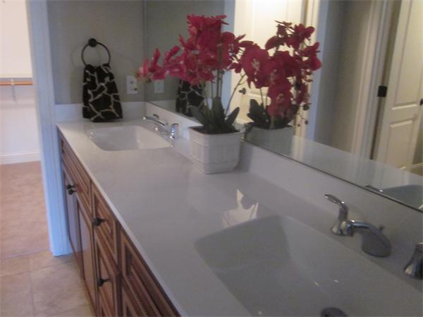 24 Ivy Hollow Road, Unit 20 West Springfield, MA 01089 - Photo 6 of 9 Gallery Image 6