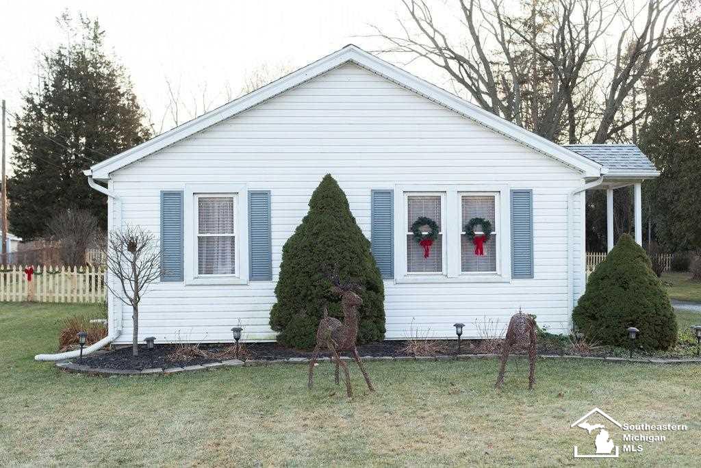 6870 Jackman Road Temperance, MI 48182 - Photo 3 of 48 50062845-2.JPG