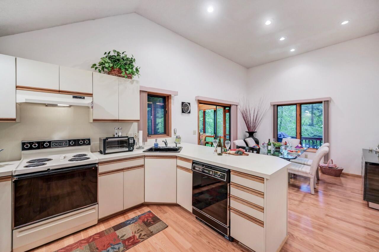 151 Manchester Drive Bushkill, PA 18324 - Photo 19 of 67 151 Manchester Dr 18 Large