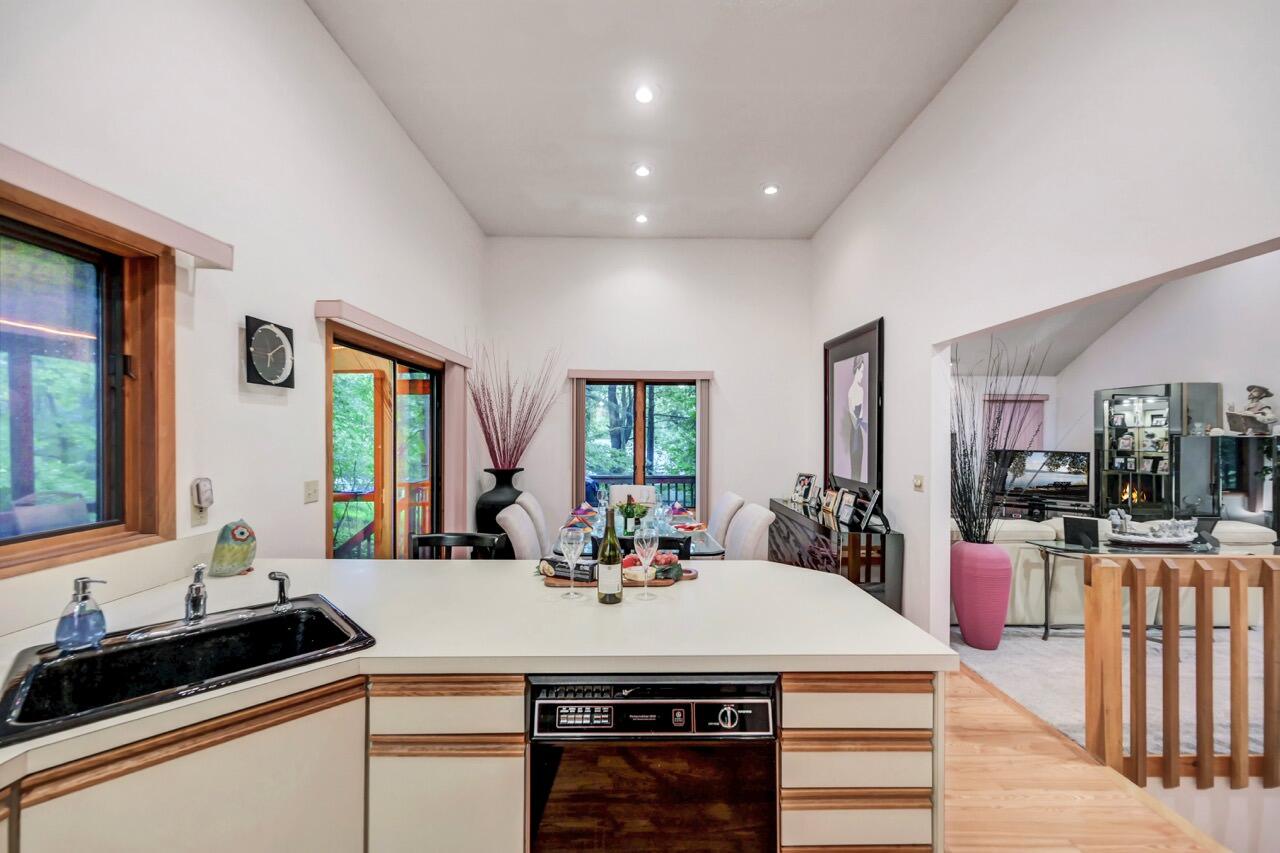 151 Manchester Drive Bushkill, PA 18324 - Photo 20 of 67 151 Manchester Dr 19 Large