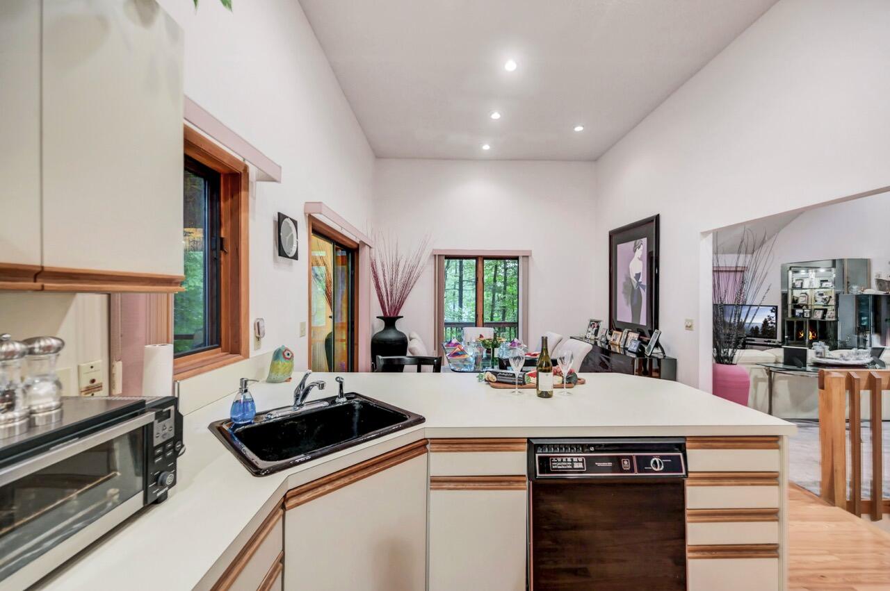 151 Manchester Drive Bushkill, PA 18324 - Photo 22 of 67 151 Manchester Dr 21 Large