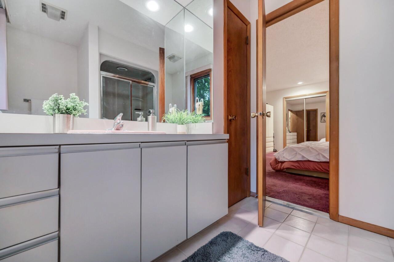 151 Manchester Drive Bushkill, PA 18324 - Photo 35 of 67 151 Manchester Dr 34 Large