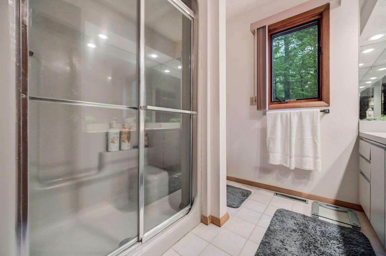 151 Manchester Drive Bushkill, PA 18324 - Photo 36 of 67 151 Manchester Dr 35 Large