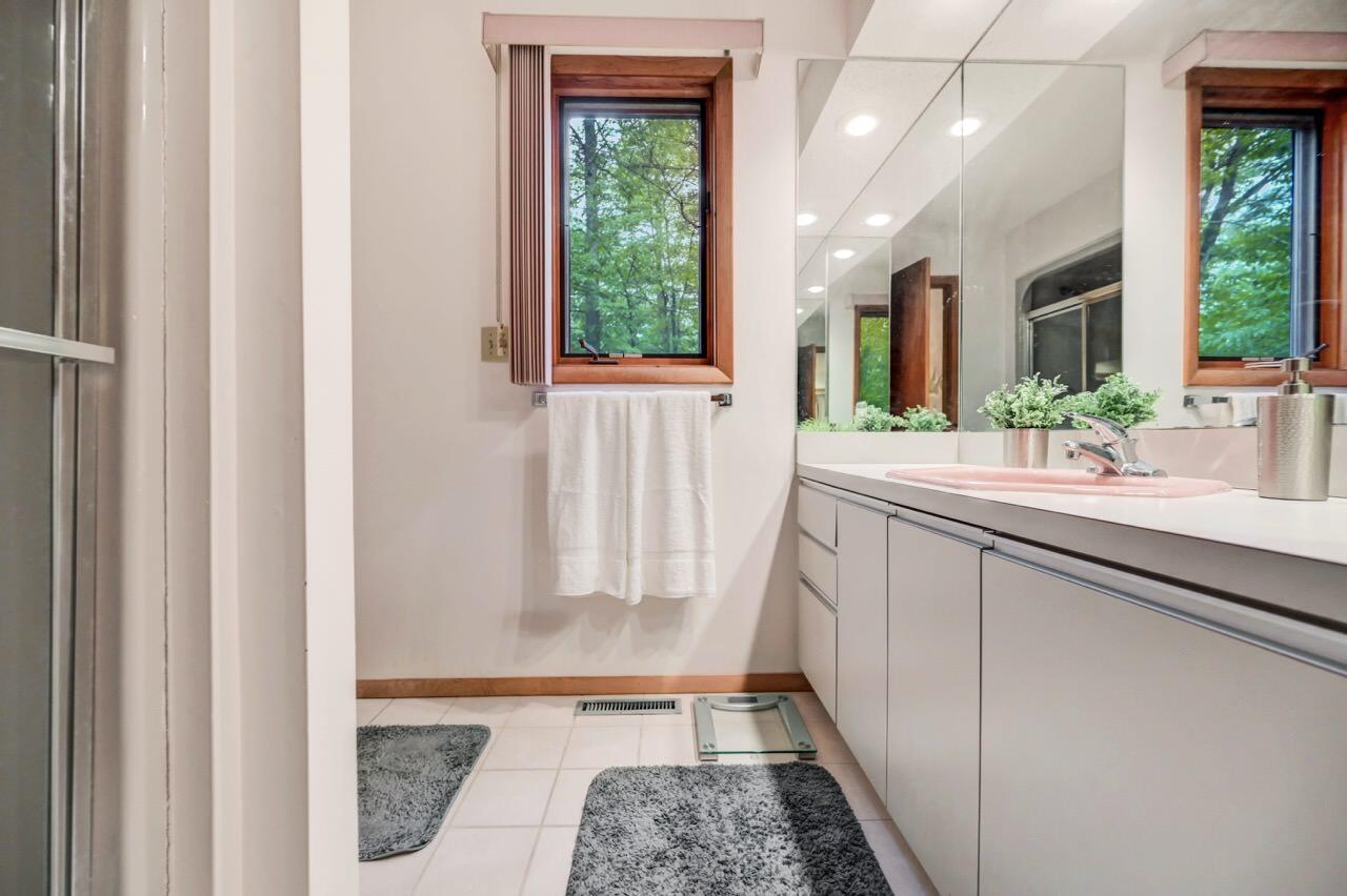 151 Manchester Drive Bushkill, PA 18324 - Photo 37 of 67 151 Manchester Dr 36 Large