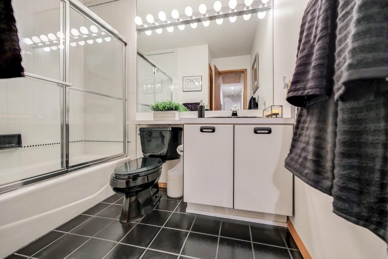 151 Manchester Drive Bushkill, PA 18324 - Photo 43 of 67 151 Manchester Dr 42 Large